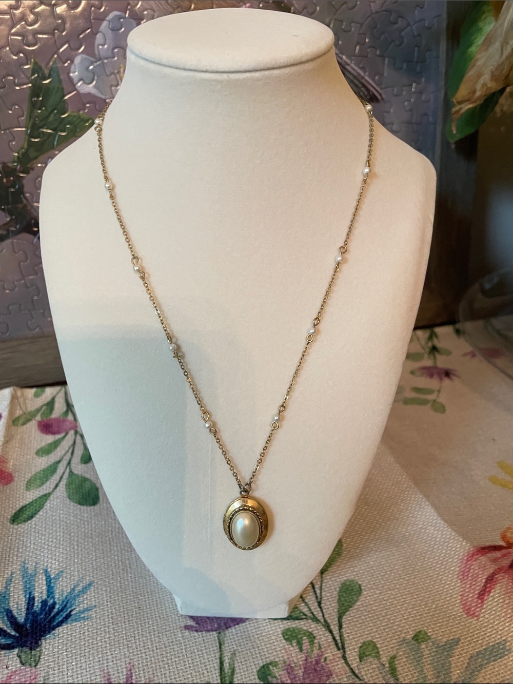 1928 Jewelry Company Pearl Fashion Locket